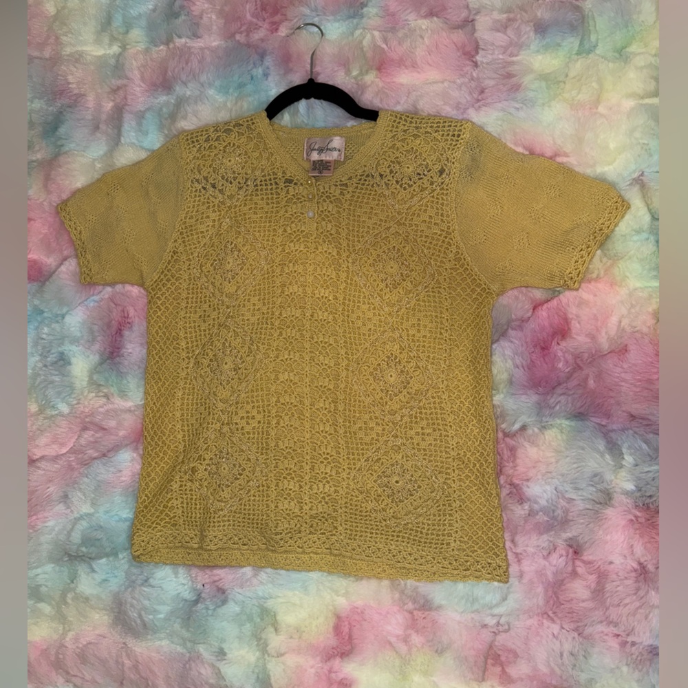 ❤️🔥VINTAGE Jaclyn Smith cottage core short sleeve yellow crotchet top